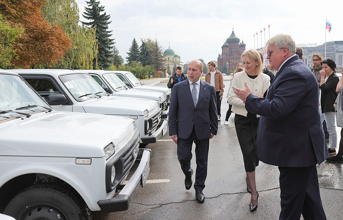 Служебные автомобили «Нива» для сельских медиков