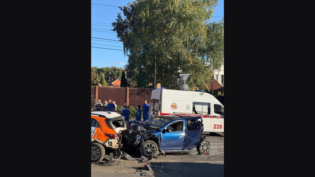 Место массового ДТП на улице Дмитрия Ульянова в Туле