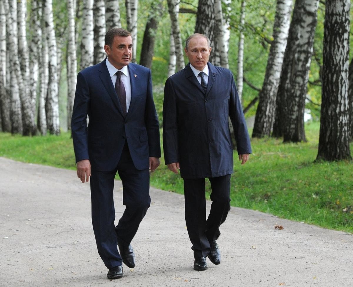 Алексей Дюмин и Владимир Путин на прогулке