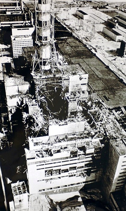 Разрушенный четвёртый энергоблок Чернобыльской АЭС, 1986 год