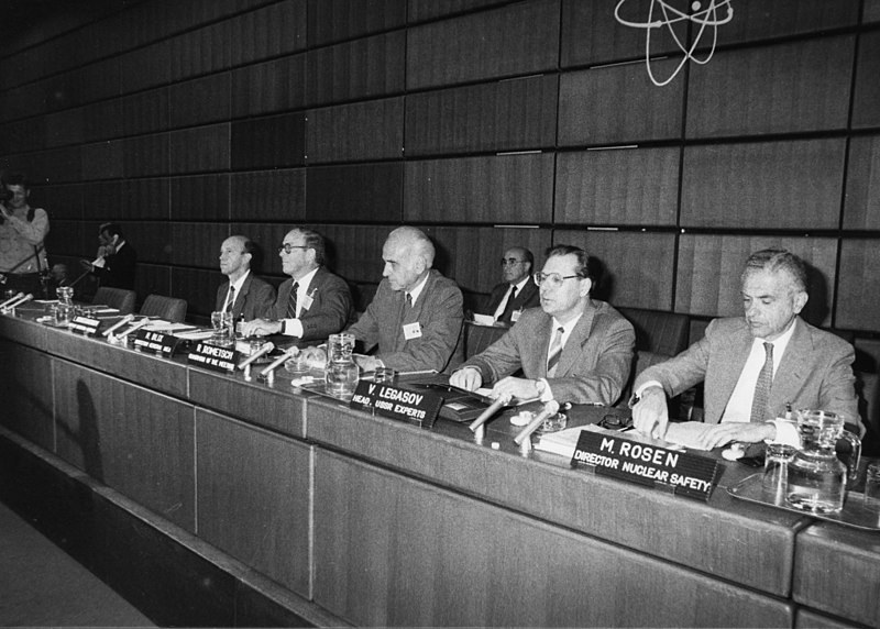 Валерий Легасов на конференции МАГАТЭ в Вене, август 1986 года