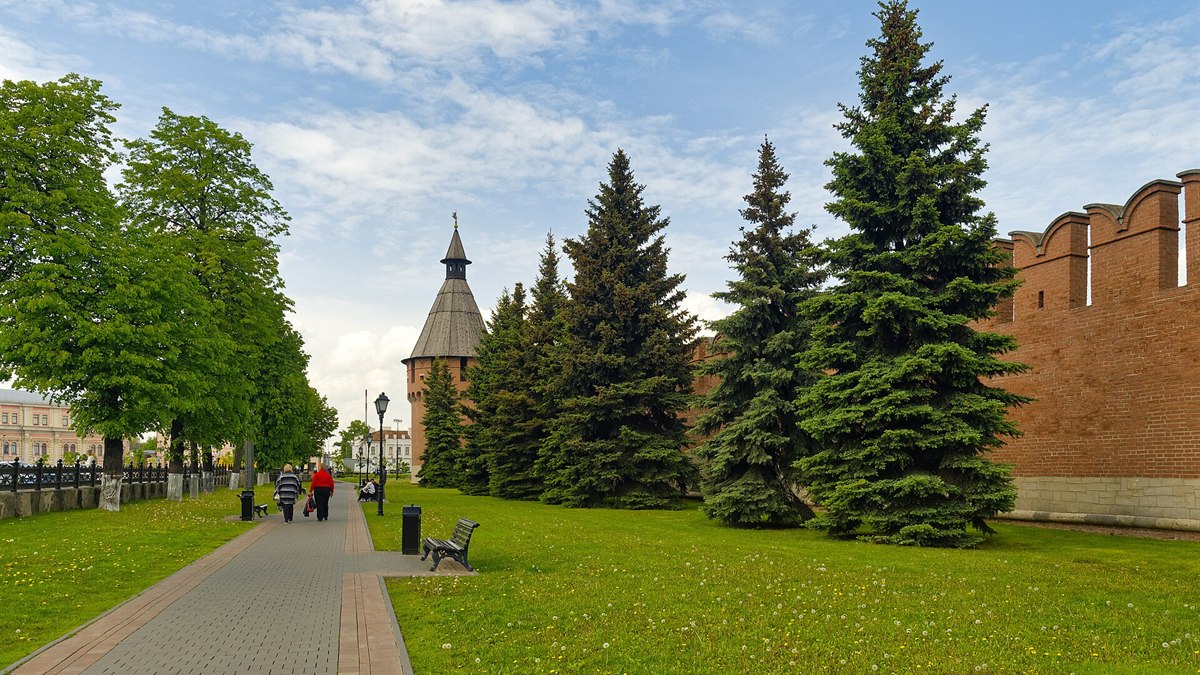 Стена и башня Тульского кремля